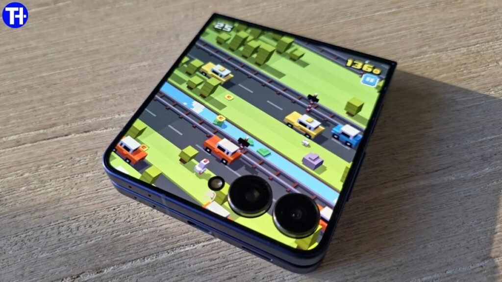 I’ve fallen in love with the Samsung Galaxy Z Flip 7’s cover screen – and it might just become my main way to use a phone